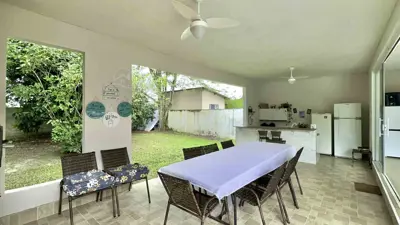 Casa - Térrea com piscina com 4 quartos (sendo 4 suite(s)) a 3000,00 metros praia.