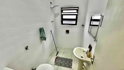 Casa - Térrea com 3 quartos (sendo 1 suite(s)) a 250,00 metros praia.