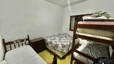 Casa - Térrea com 3 quartos (sendo 1 suite(s)) a 250,00 metros praia.