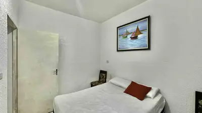 Casa - Térrea com 3 quartos (sendo 1 suite(s)) a 250,00 metros praia.