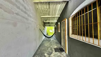 Casa - Térrea com 2 quartos (sendo 1 suite(s)) a 1500,00 metros praia.