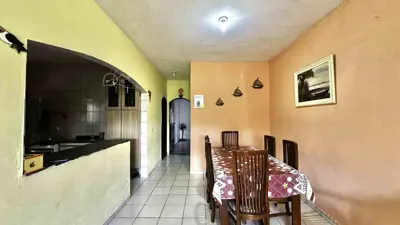 Casa - Térrea com 2 quartos (sendo 1 suite(s)) a 1500,00 metros praia.