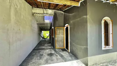 Casa - Térrea com 2 quartos (sendo 1 suite(s)) a 1500,00 metros praia.