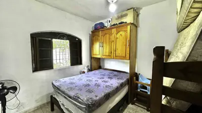 Casa - Térrea com 2 quartos (sendo 1 suite(s)) a 1500,00 metros praia.