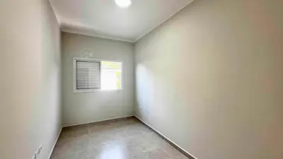Casa - Térrea com 2 quartos (sendo 2 suite(s)) a 1500,00 metros praia.