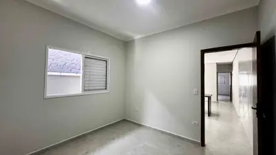 Casa - Térrea com 2 quartos (sendo 2 suite(s)) a 1500,00 metros praia.