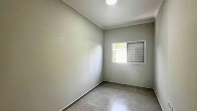 Casa - Térrea com 2 quartos (sendo 2 suite(s)) a 1500,00 metros praia.