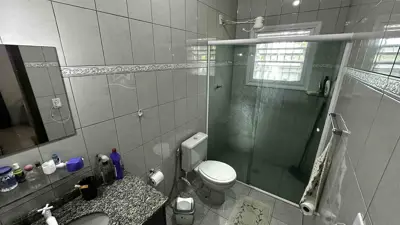 Casa - Térrea com 3 quartos (sendo 1 suite(s)) a 900,00 metros praia.