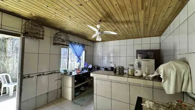 Casa - Sobrado com 3 quartos (sendo 2 suite(s)) a 1500,00 metros praia.