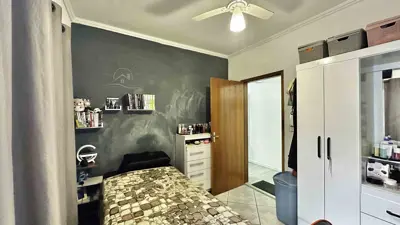 Casa - Térrea com Edícula com 2 quartos (sendo 1 suite(s)) a 700,00 metros praia.