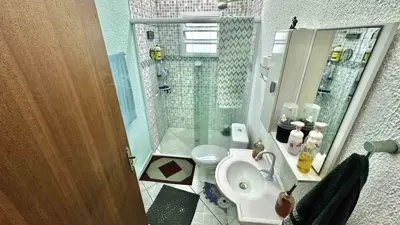 Casa - Térrea com Edícula com 2 quartos (sendo 1 suite(s)) a 700,00 metros praia.
