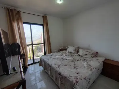 Apartamento - Triplex com 5 quartos (sendo 5 suite(s)) a 0,00 metros praia.