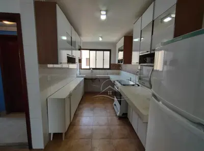 Apartamento - Triplex com 5 quartos (sendo 5 suite(s)) a 0,00 metros praia.