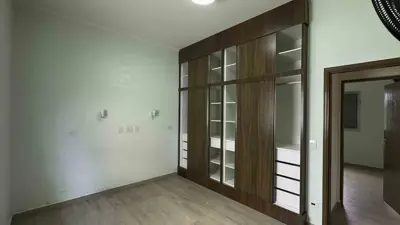 Casa - Térrea com Edícula com 3 quartos (sendo 1 suite(s)) a 350,00 metros praia.