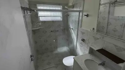 Casa - Térrea com Edícula com 3 quartos (sendo 1 suite(s)) a 350,00 metros praia.