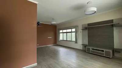 Casa - Térrea com Edícula com 3 quartos (sendo 1 suite(s)) a 350,00 metros praia.