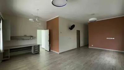 Casa - Térrea com Edícula com 3 quartos (sendo 1 suite(s)) a 350,00 metros praia.