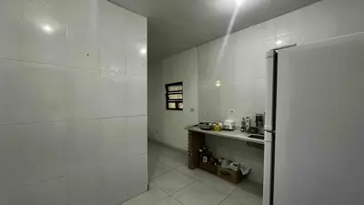 Casa - Térrea com 2 quartos (sendo 1 suite(s)) a 600,00 metros praia.