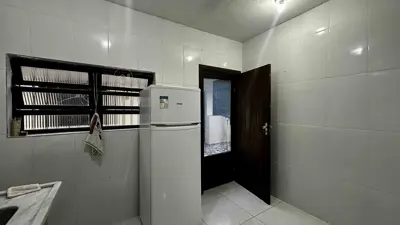 Casa - Térrea com 2 quartos (sendo 1 suite(s)) a 600,00 metros praia.