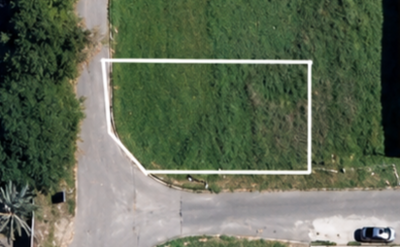 Terreno - Amplo com  quartos  a 2000,00 metros praia.