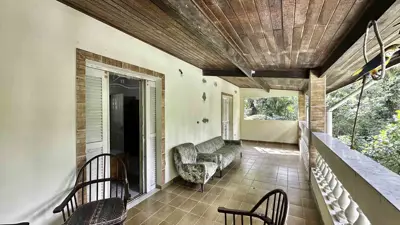 Casa - Sobrado com 3 quartos (sendo 1 suite(s)) a 400,00 metros praia.