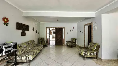 Casa - Sobrado com 3 quartos (sendo 1 suite(s)) a 400,00 metros praia.