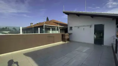 Casa - Sobrado com 5 quartos (sendo 5 suite(s)) a 100,00 metros praia.