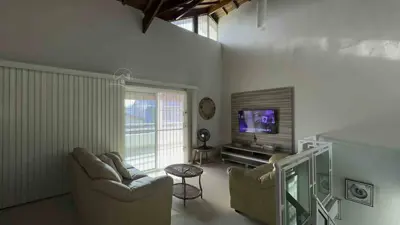 Casa - Sobrado com 5 quartos (sendo 5 suite(s)) a 100,00 metros praia.
