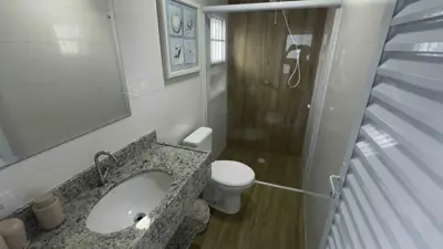 Casa - Sobrado com 5 quartos (sendo 5 suite(s)) a 100,00 metros praia.