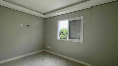 Apartamento - Amplo com 3 quartos (sendo 1 suite(s)) a 600,00 metros praia.