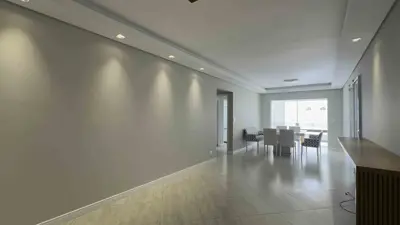 Apartamento - Amplo com 3 quartos (sendo 1 suite(s)) a 600,00 metros praia.