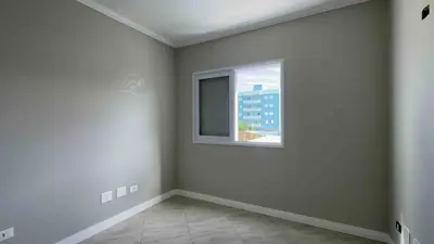 Apartamento - Amplo com 3 quartos (sendo 1 suite(s)) a 600,00 metros praia.