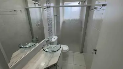 Apartamento - Amplo com 3 quartos (sendo 1 suite(s)) a 600,00 metros praia.