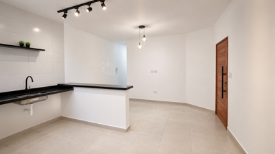 Casa - Térrea com piscina com 3 quartos (sendo 1 suite(s)) a 1500,00 metros praia.