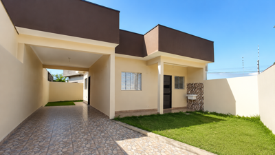 Casa - Térrea com 2 quartos  a 3000,00 metros praia.
