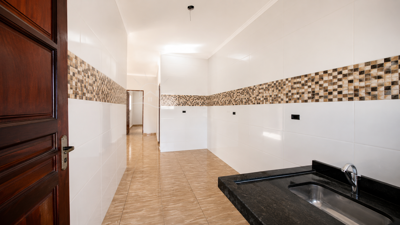 Casa - Térrea com 2 quartos  a 3000,00 metros praia.