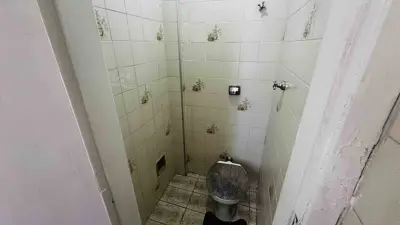Apartamento - Alto com 2 quartos (sendo 0 suite(s)) a 220,00 metros praia.