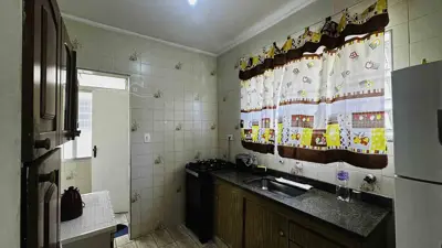 Apartamento - Alto com 2 quartos (sendo 0 suite(s)) a 220,00 metros praia.