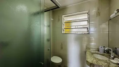 Apartamento - Alto com 2 quartos (sendo 0 suite(s)) a 220,00 metros praia.