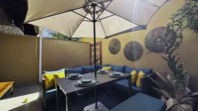 Casa - Sobrado com 4 quartos (sendo 2 suite(s)) a 0,00 metros praia.