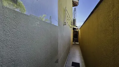 Casa - Sobrado com 4 quartos (sendo 2 suite(s)) a 0,00 metros praia.