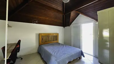 Casa - Sobrado com 4 quartos (sendo 2 suite(s)) a 0,00 metros praia.