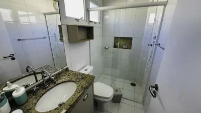 Casa - Sobrado com 4 quartos (sendo 2 suite(s)) a 0,00 metros praia.