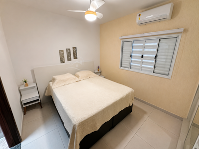 Casa - Térrea com 3 quartos (sendo 1 suite(s)) a 616,00 metros praia.