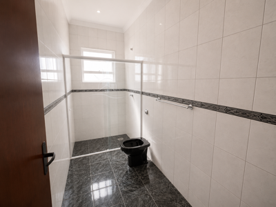 Casa - Térrea com 2 quartos (sendo 1 suite(s)) a 800,00 metros praia.