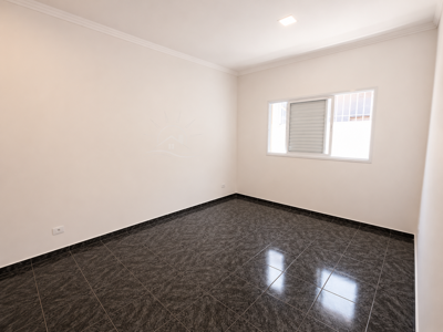Casa - Térrea com 2 quartos (sendo 1 suite(s)) a 800,00 metros praia.