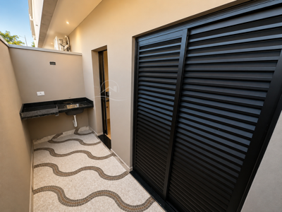 Kitnet - Ampla com 1 quartos (sendo 0 suite(s)) a 900,00 metros praia.