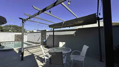 Casa - Sobrado com 3 quartos (sendo 2 suite(s)) a 800,00 metros praia.