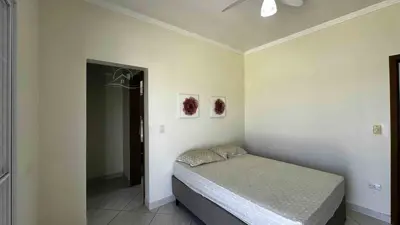 Casa - Sobrado com 3 quartos (sendo 2 suite(s)) a 800,00 metros praia.