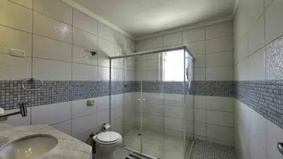 Casa - Sobrado com 3 quartos (sendo 2 suite(s)) a 800,00 metros praia.